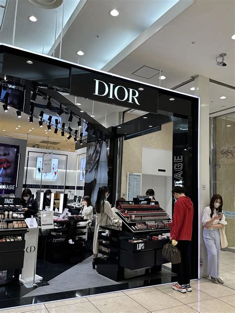 【DIOR】ディオール バックステージ ストゥーディオ 店舗一覧.